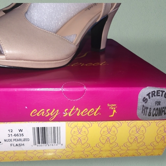 Easy Street NIB Flash Heeled Sandal - Picture 6 of 7